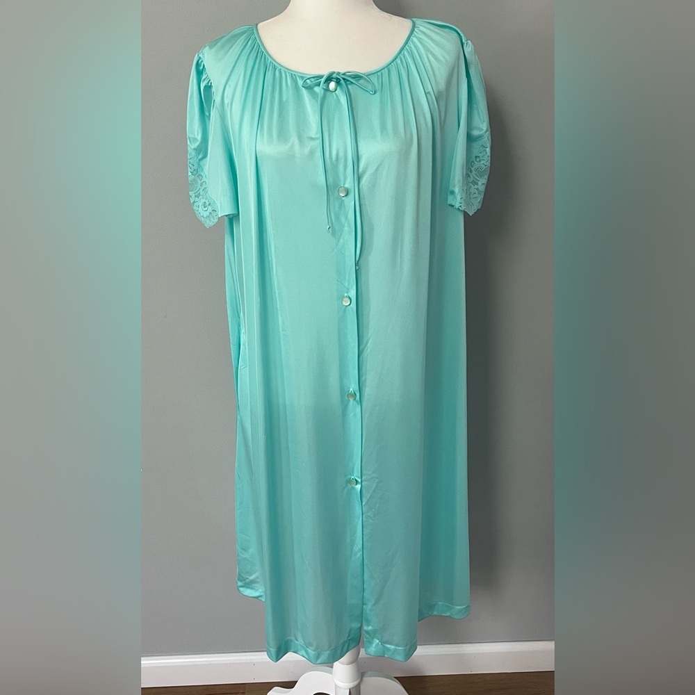 Lorraine Vtg Nightgown Button Front Nylon Robe Size L Short Sleeve Aqua NWT‎